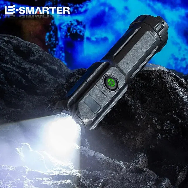 Lanterna Tática FT-15 Recarregável – Potência e Alcance Extremo
